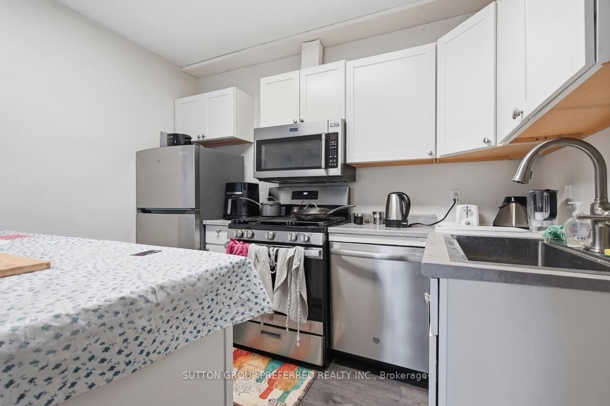 2 Ruskin Court • London North, ON photo 33