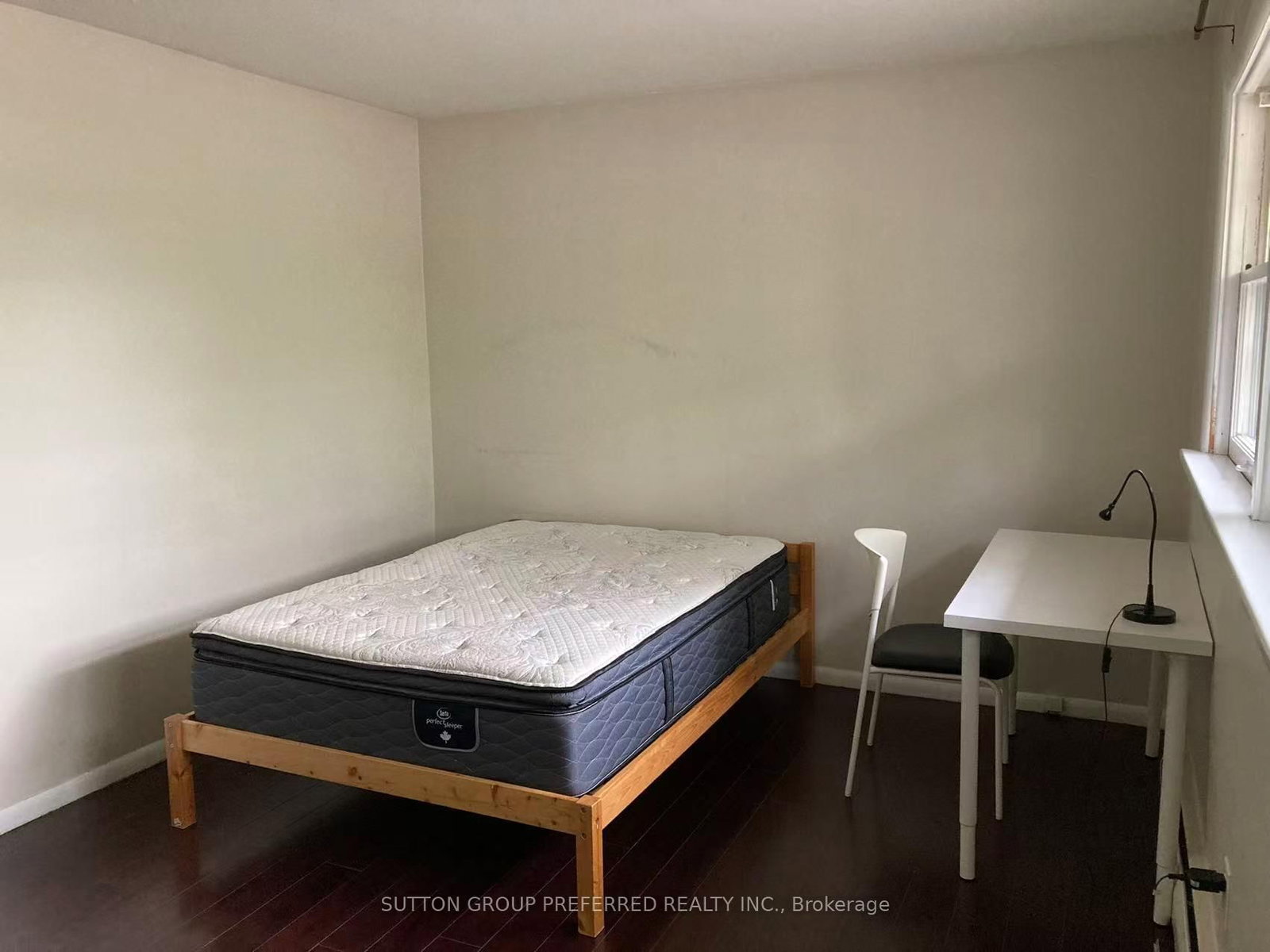 2 Ruskin Court • London North, ON photo 8