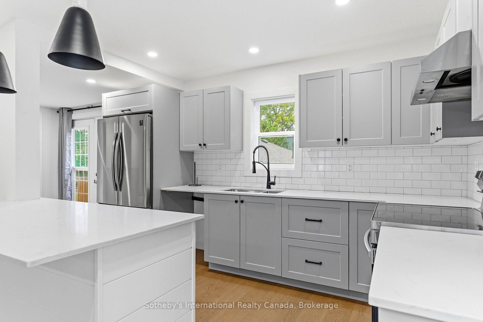 1003 Elizabeth Street • Muskoka Lakes, ON photo 17