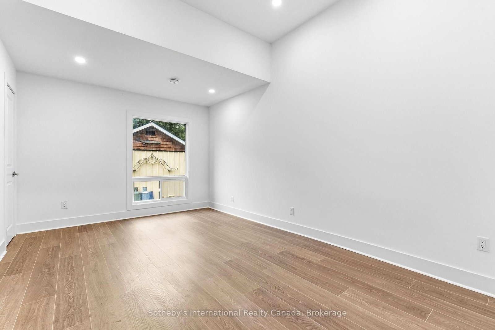 1003 Elizabeth Street • Muskoka Lakes, ON photo 18