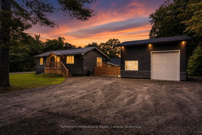 1003 Elizabeth Street • Muskoka Lakes, ON photo 2