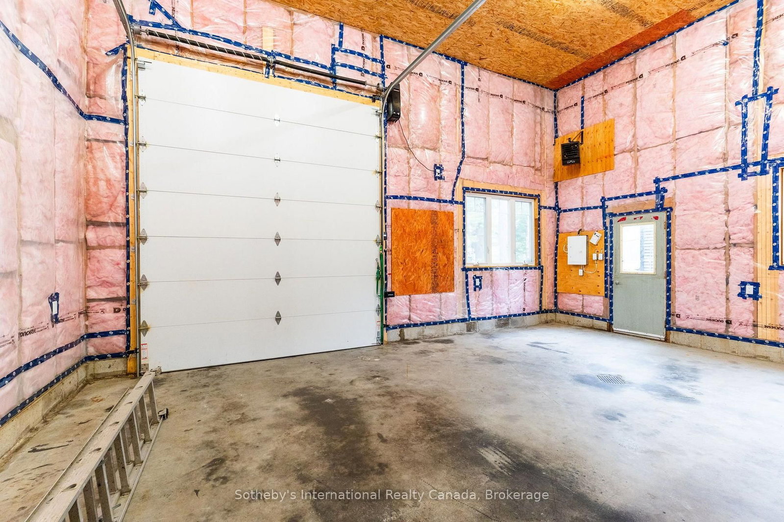 1003 Elizabeth Street • Muskoka Lakes, ON photo 39