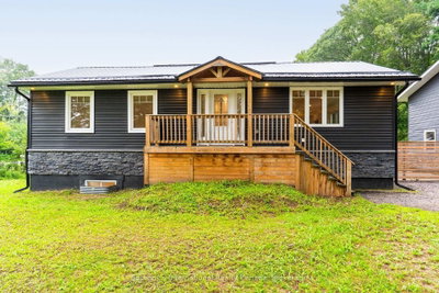 1003 Elizabeth Street • Muskoka Lakes, ON photo 5