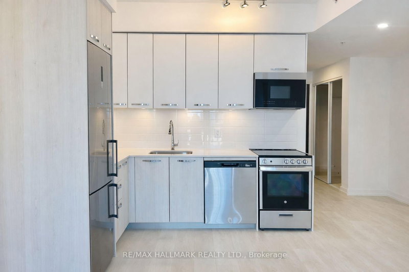 713 - 75 James Street S