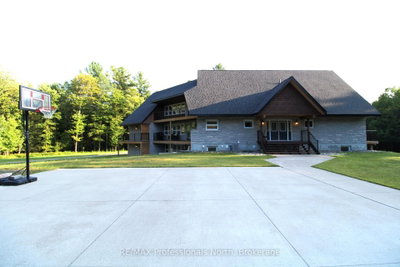 1196 Ravenscliffe Road • Huntsville, ON photo 2