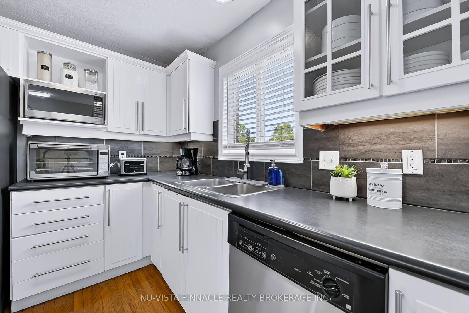 2871 Meadowgate Boulevard • London South, ON photo 16