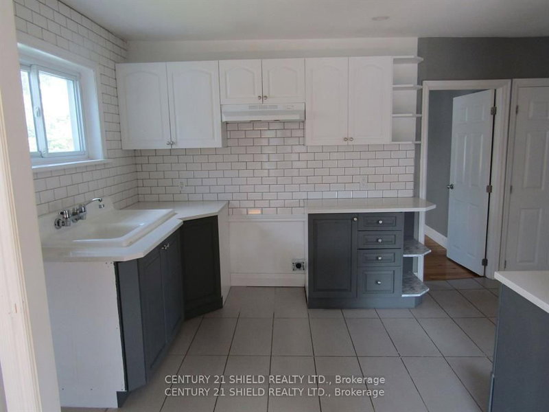 513 Fourth Street E
