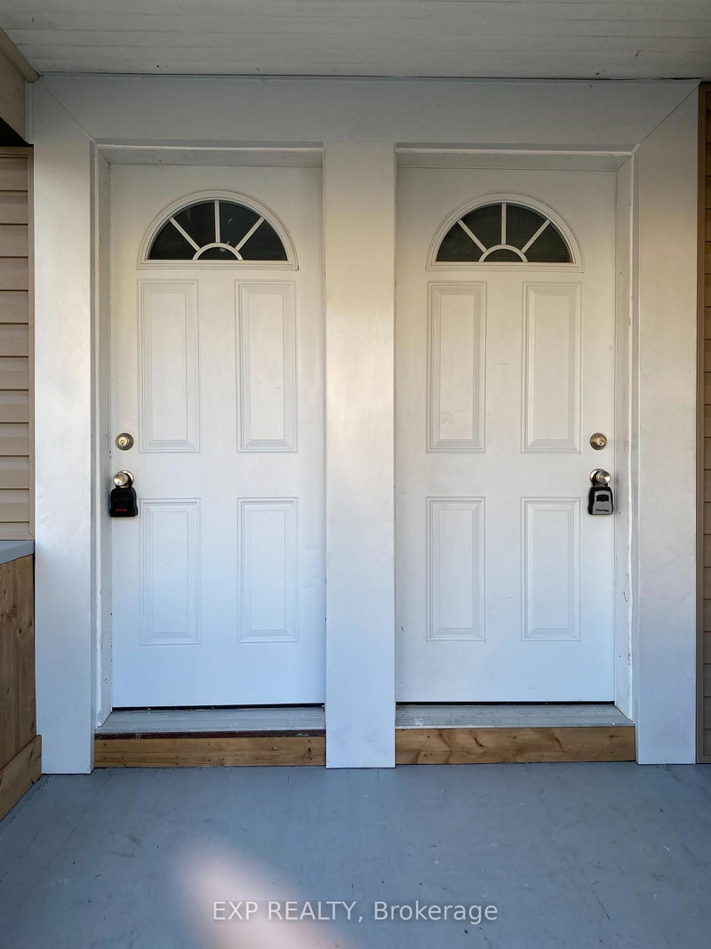 UPPER LEVEL - 104 Lowell Avenue