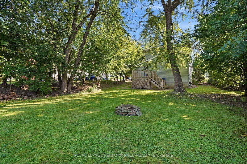 131 Nelson Street E