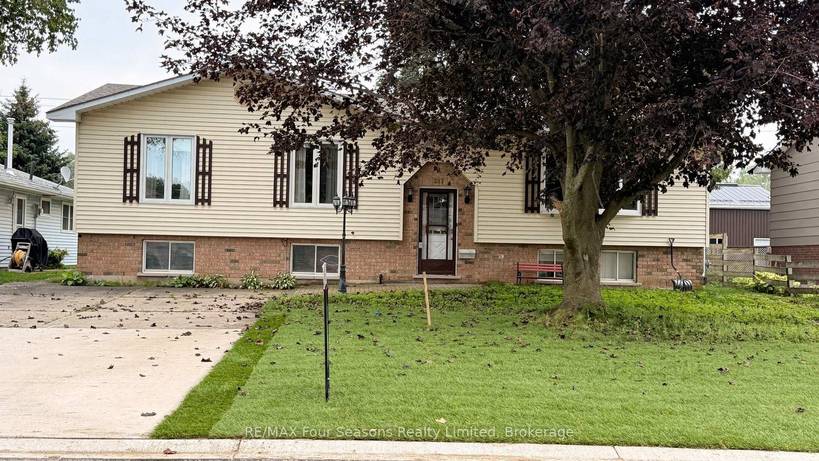 317 Bricker Street • Saugeen Shores, ON photo 1