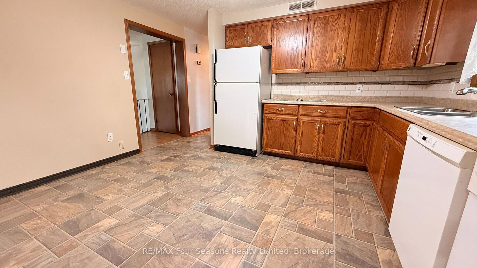 317 Bricker Street • Saugeen Shores, ON photo 12