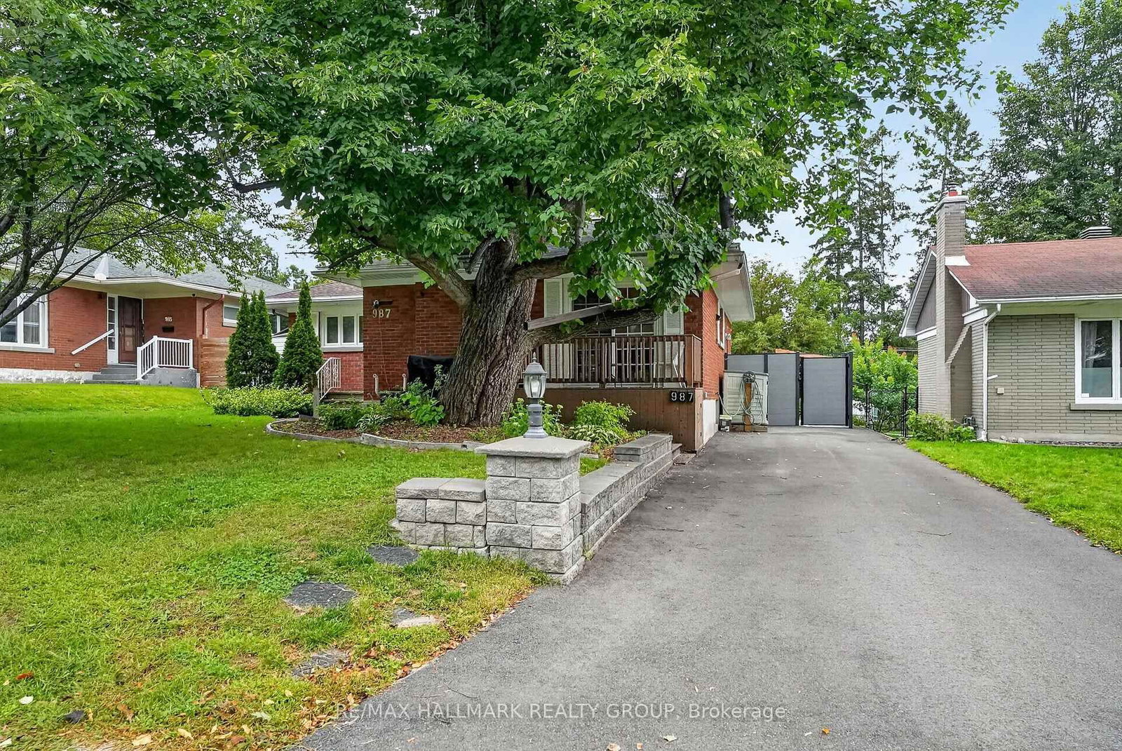 987 Neville Street • Ottawa, ON photo 2