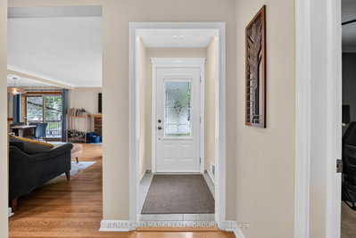 987 Neville Street • Ottawa, ON photo 6