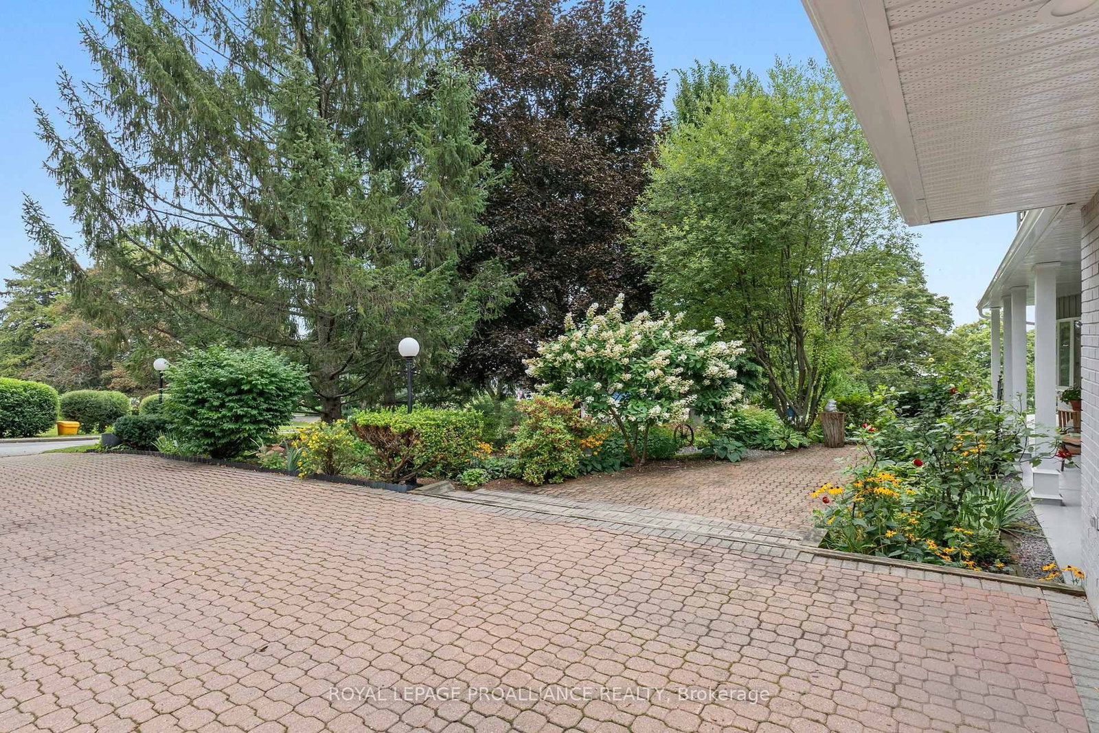 5 Rockcliffe Road • Brockville, ON photo 3