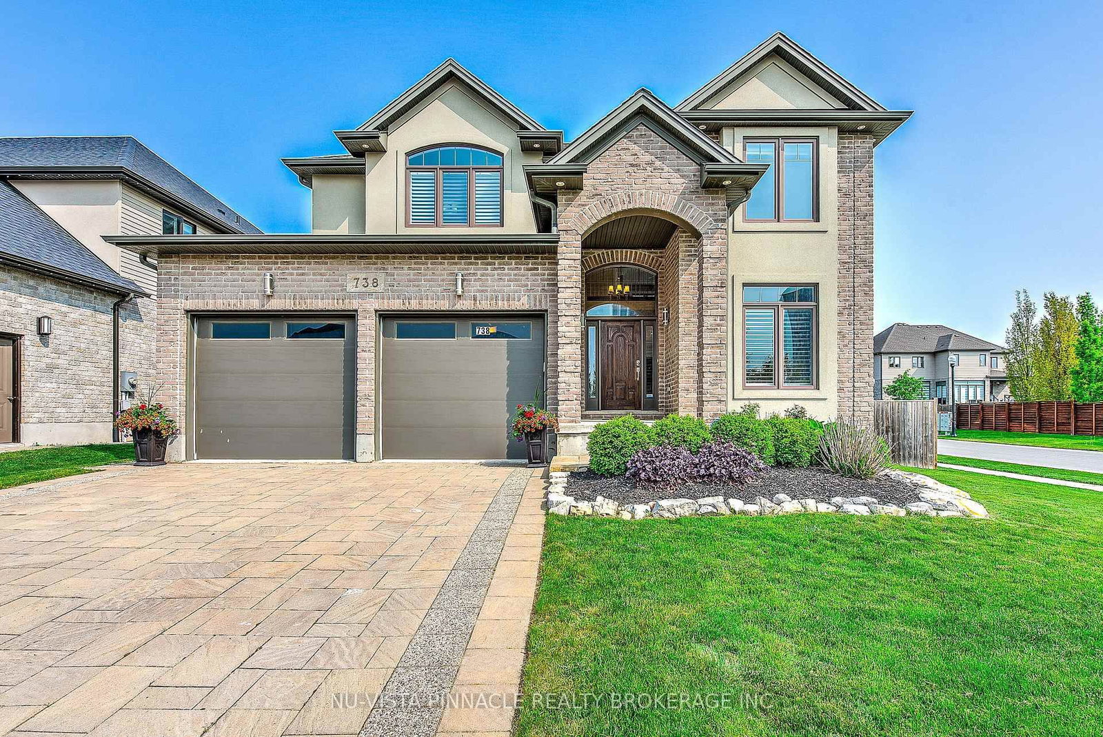 738 Hickoryridge Common • London North, ON photo 1