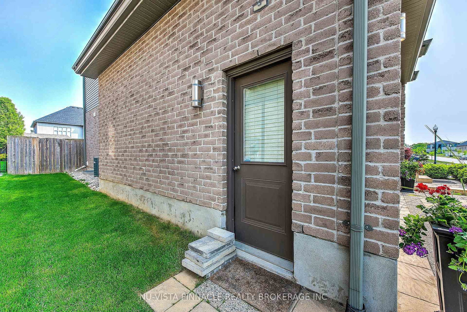 738 Hickoryridge Common • London North, ON photo 44