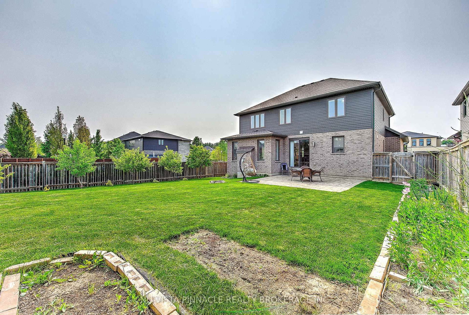 738 Hickoryridge Common • London North, ON photo 49