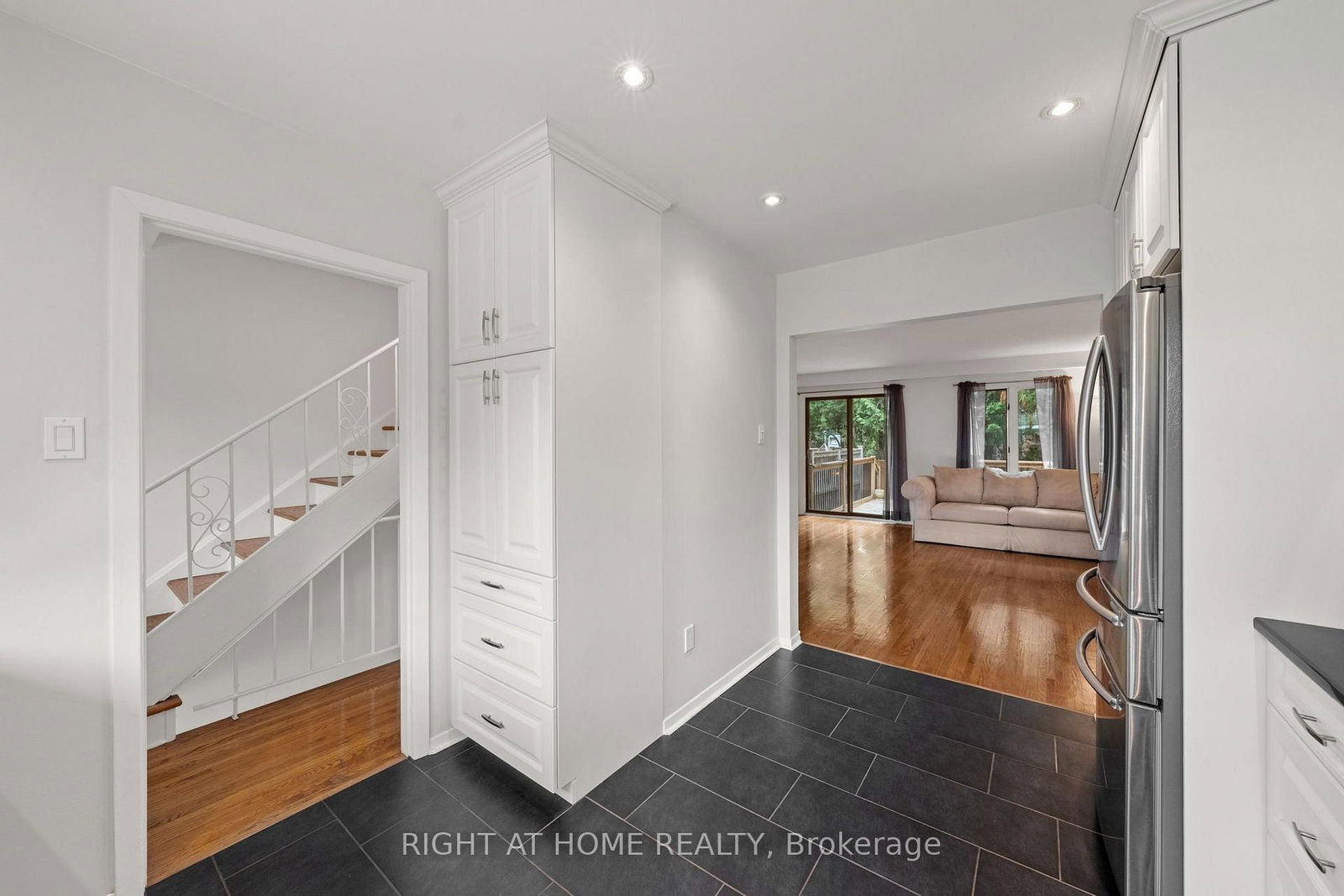 9 Marco Lane • Ottawa, ON photo 11