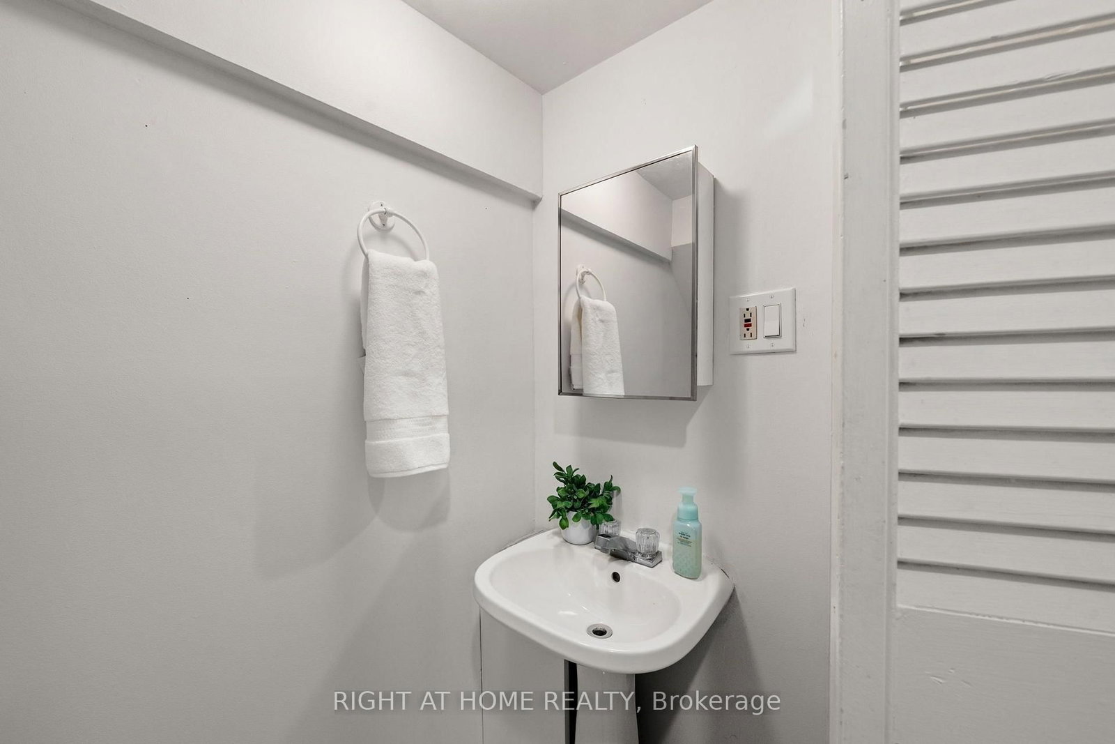 9 Marco Lane • Ottawa, ON photo 24