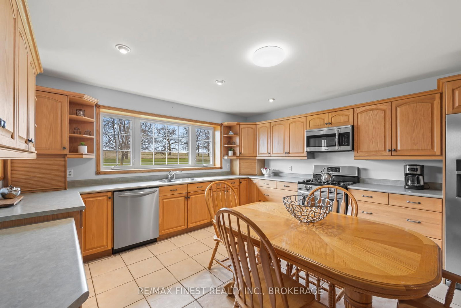 2800 Front Road • Stella, ON photo 13