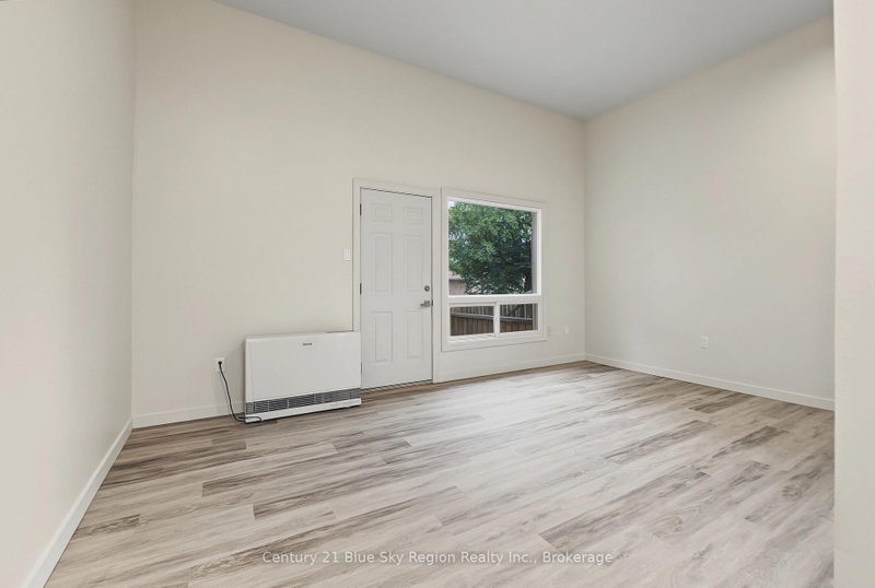 24 - 644 Lakeshore Drive