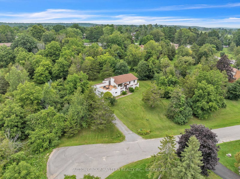 home for sale on 2 Stonehead Circle