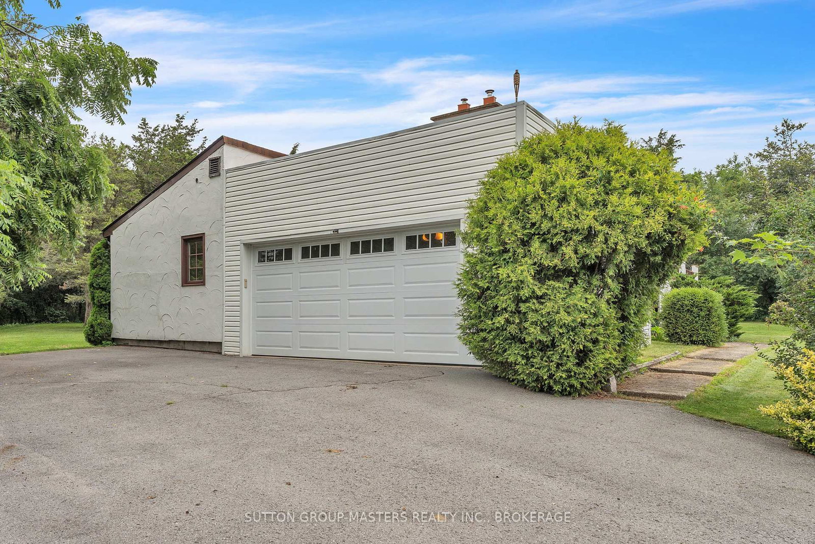 2 Stonehead Circle • Kingston, ON photo 8