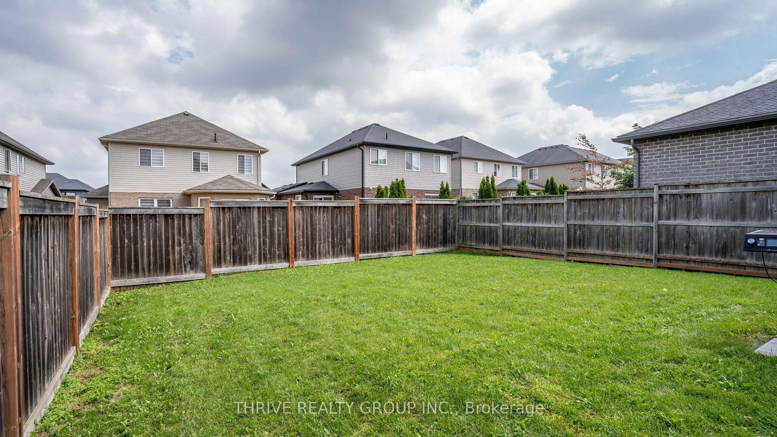 2695 Foxbend Link • London North, ON photo 29