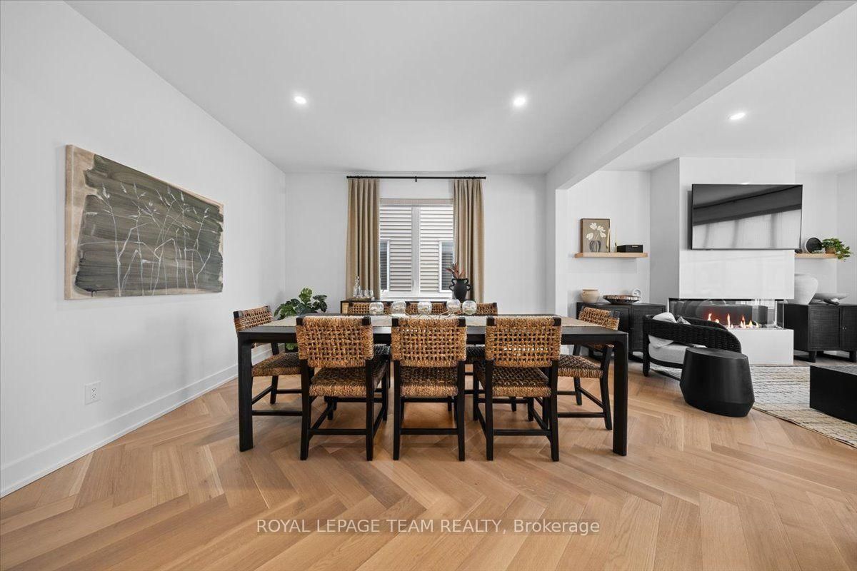 6021 Homecraft Street • Richmond, ON photo 10