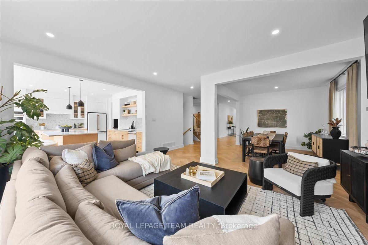 6021 Homecraft Street • Richmond, ON photo 12