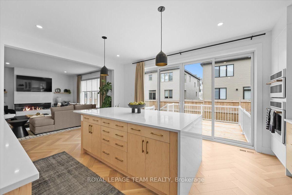 6021 Homecraft Street • Richmond, ON photo 17