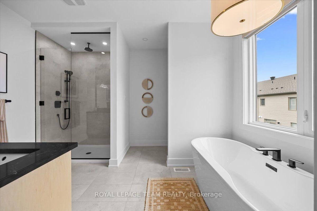 6021 Homecraft Street • Richmond, ON photo 27