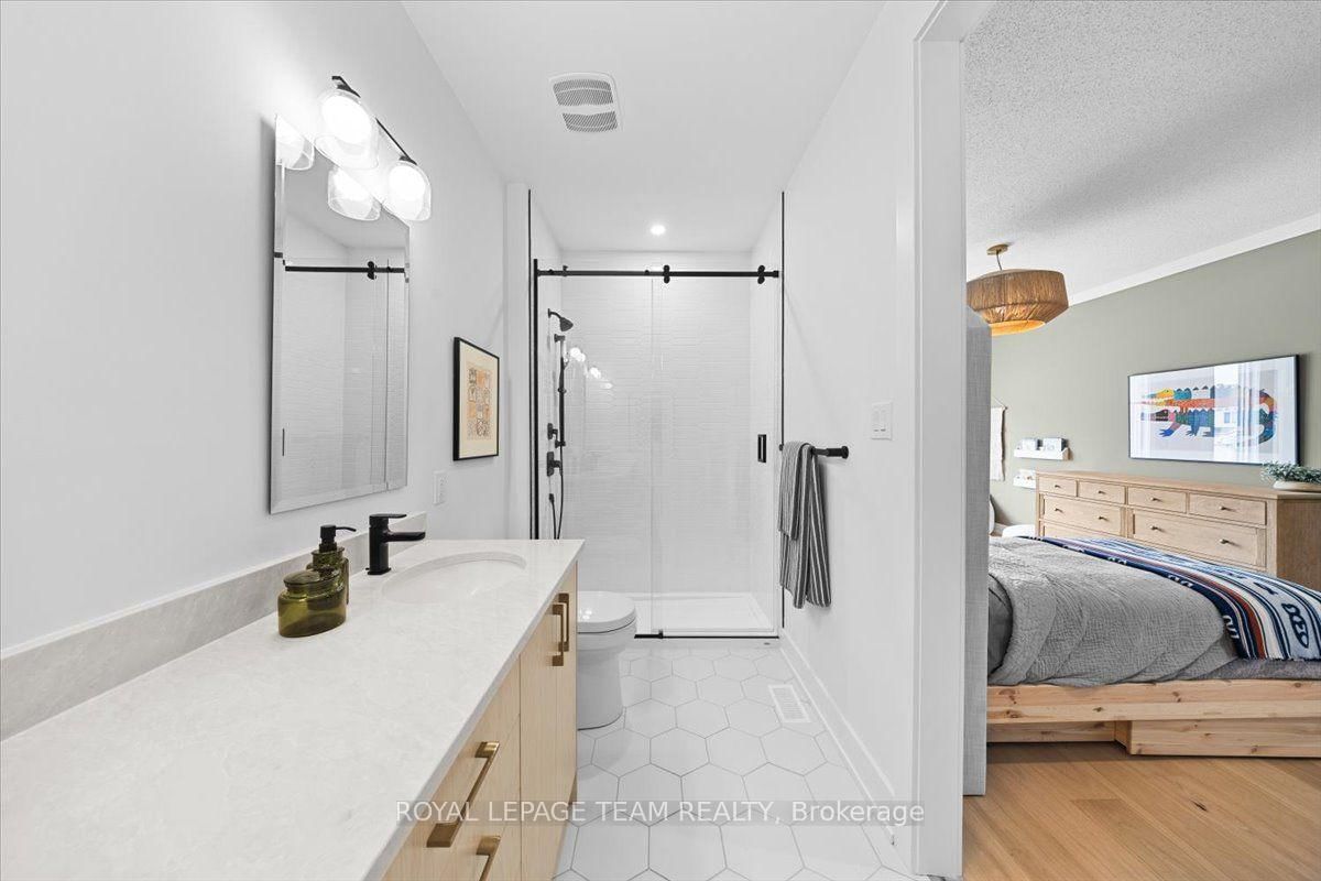 6021 Homecraft Street • Richmond, ON photo 32