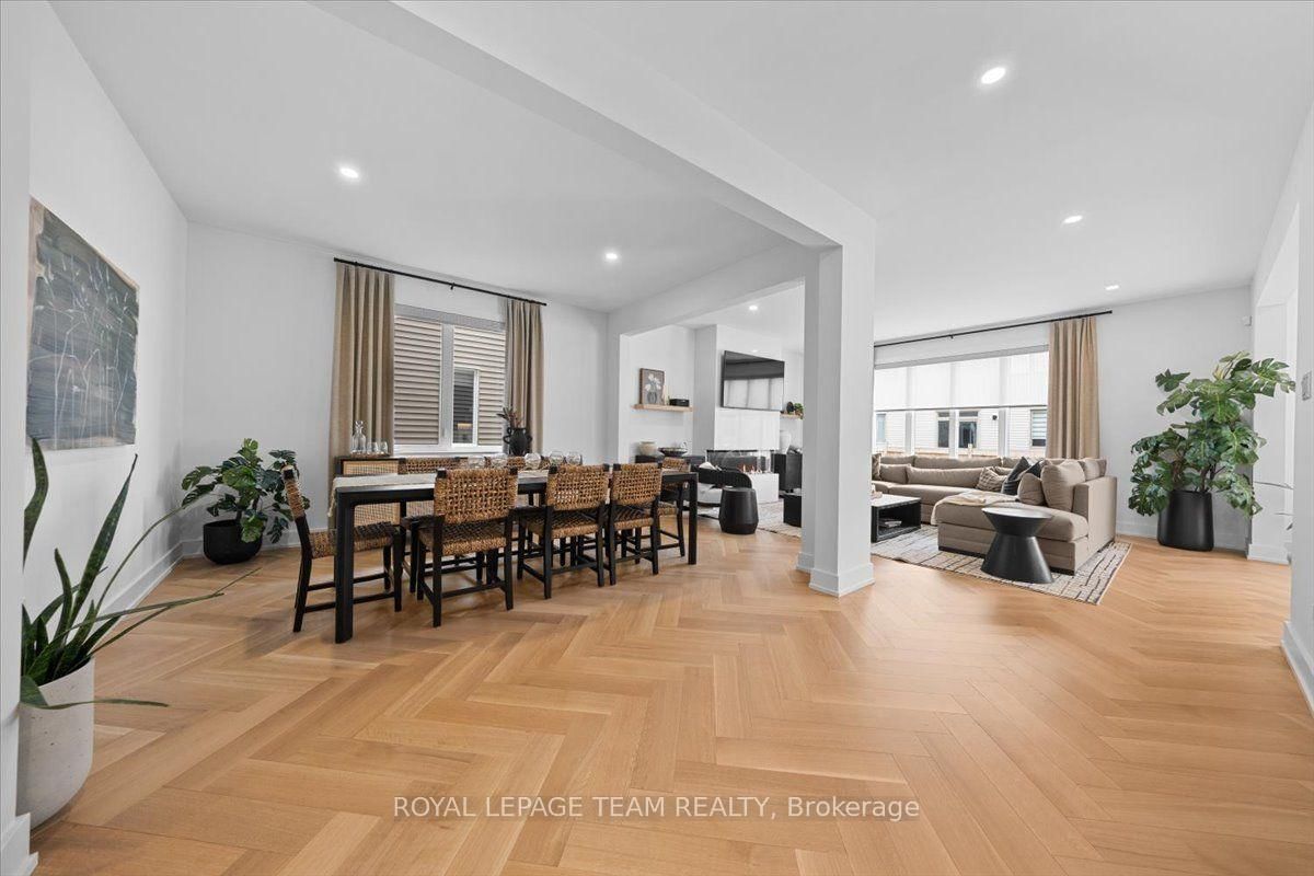 6021 Homecraft Street • Richmond, ON photo 9