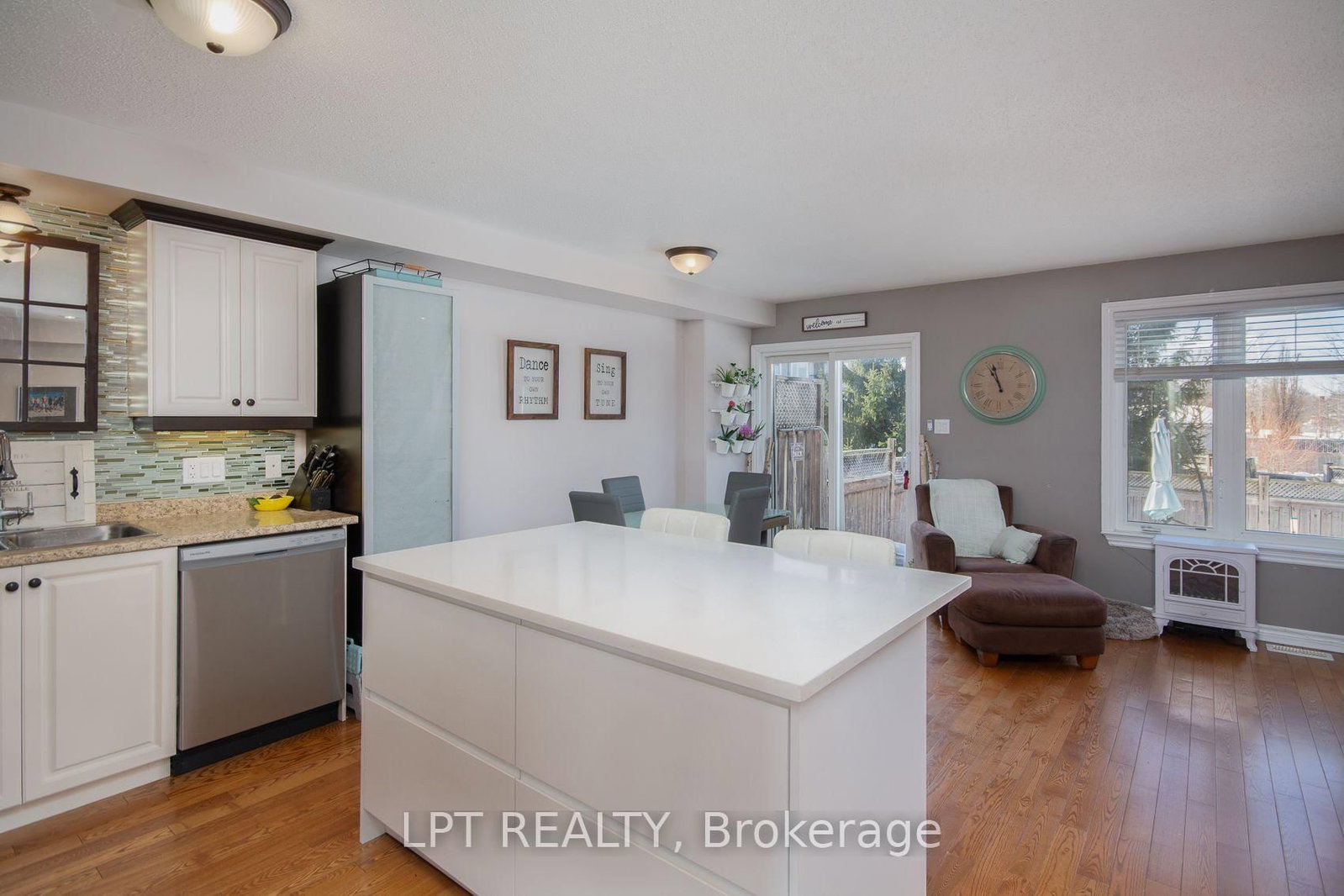 84 Raina Way • North Grenville, ON photo 5