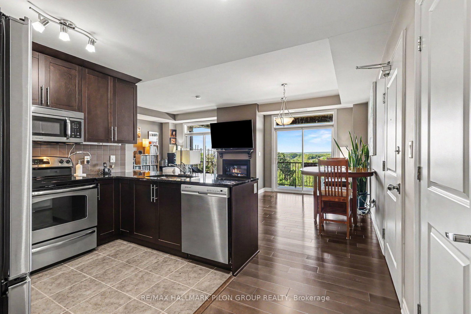 10 Prestige Circle • #7 • Ottawa, ON photo 8