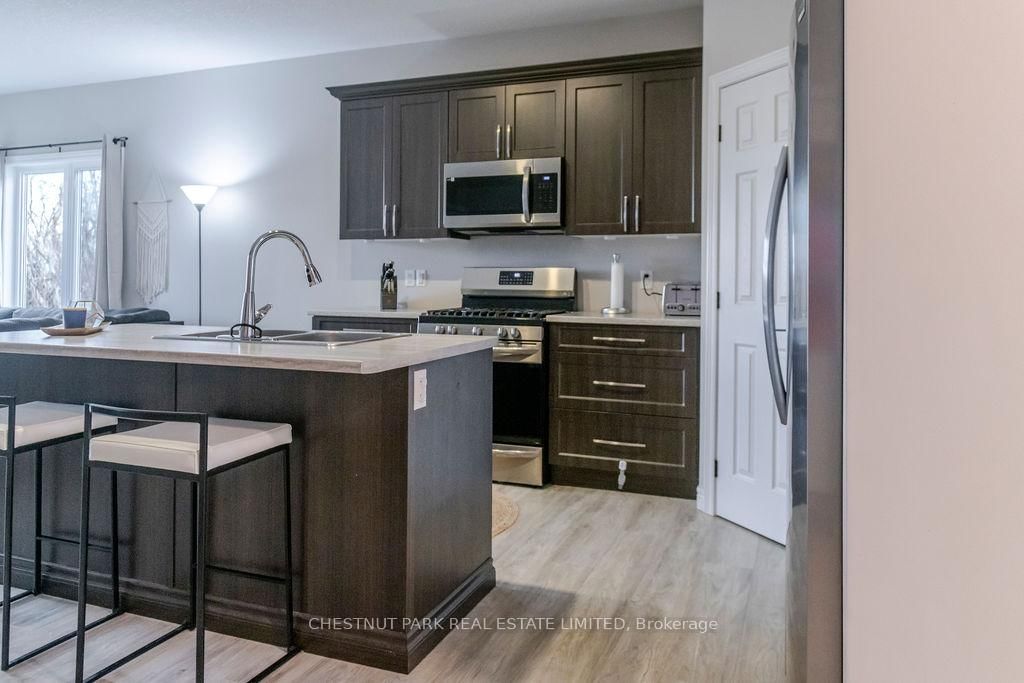 27 Dayton Court • Prince Edward County, ON photo 8