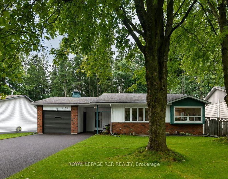 427 Pineview Gardens