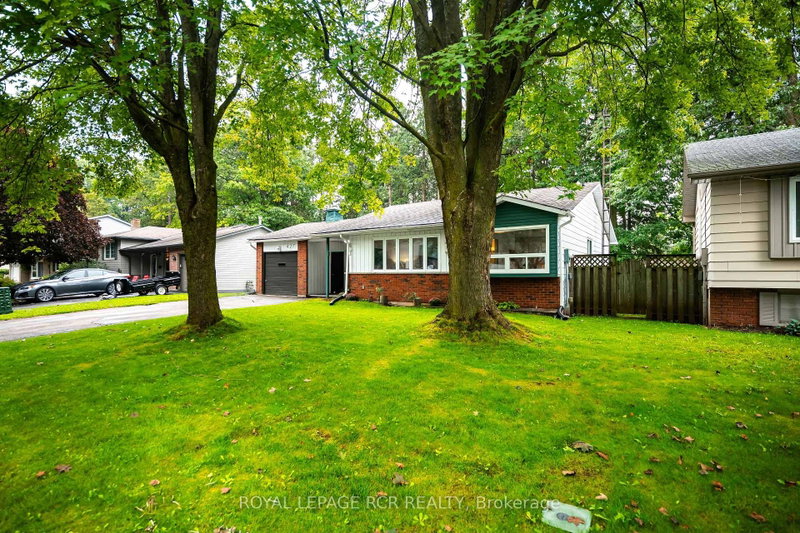 427 Pineview Gardens