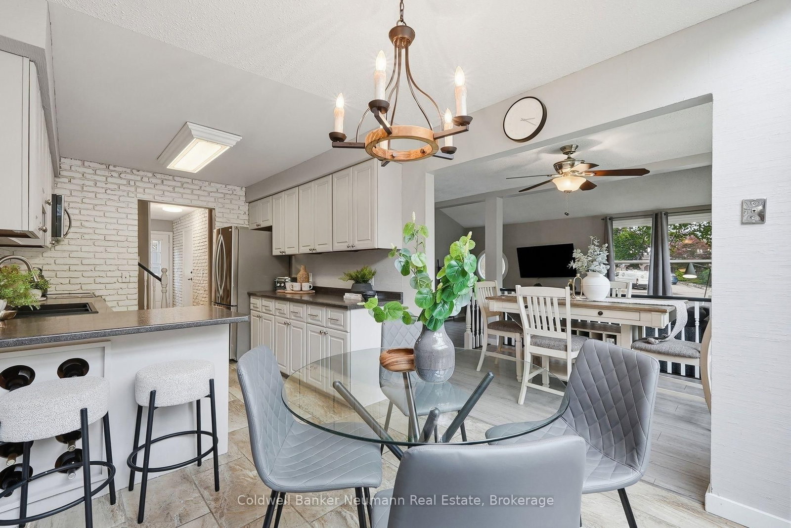 8 Pickwick Place • Guelph, ON photo 12