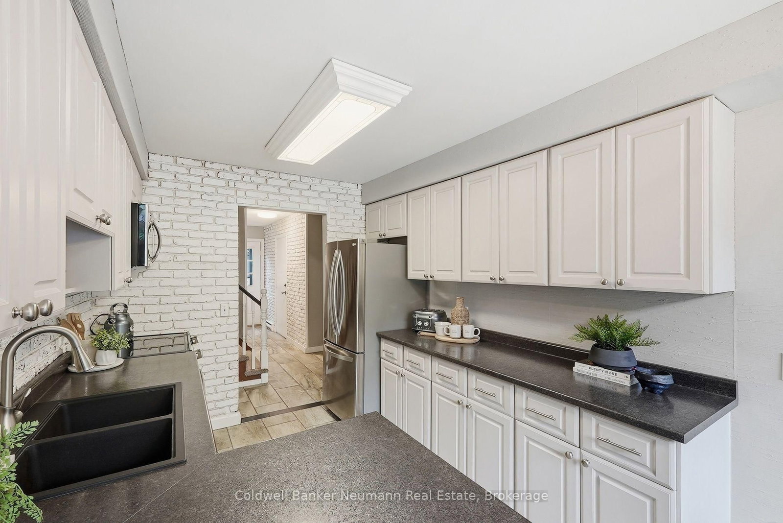 8 Pickwick Place • Guelph, ON photo 15