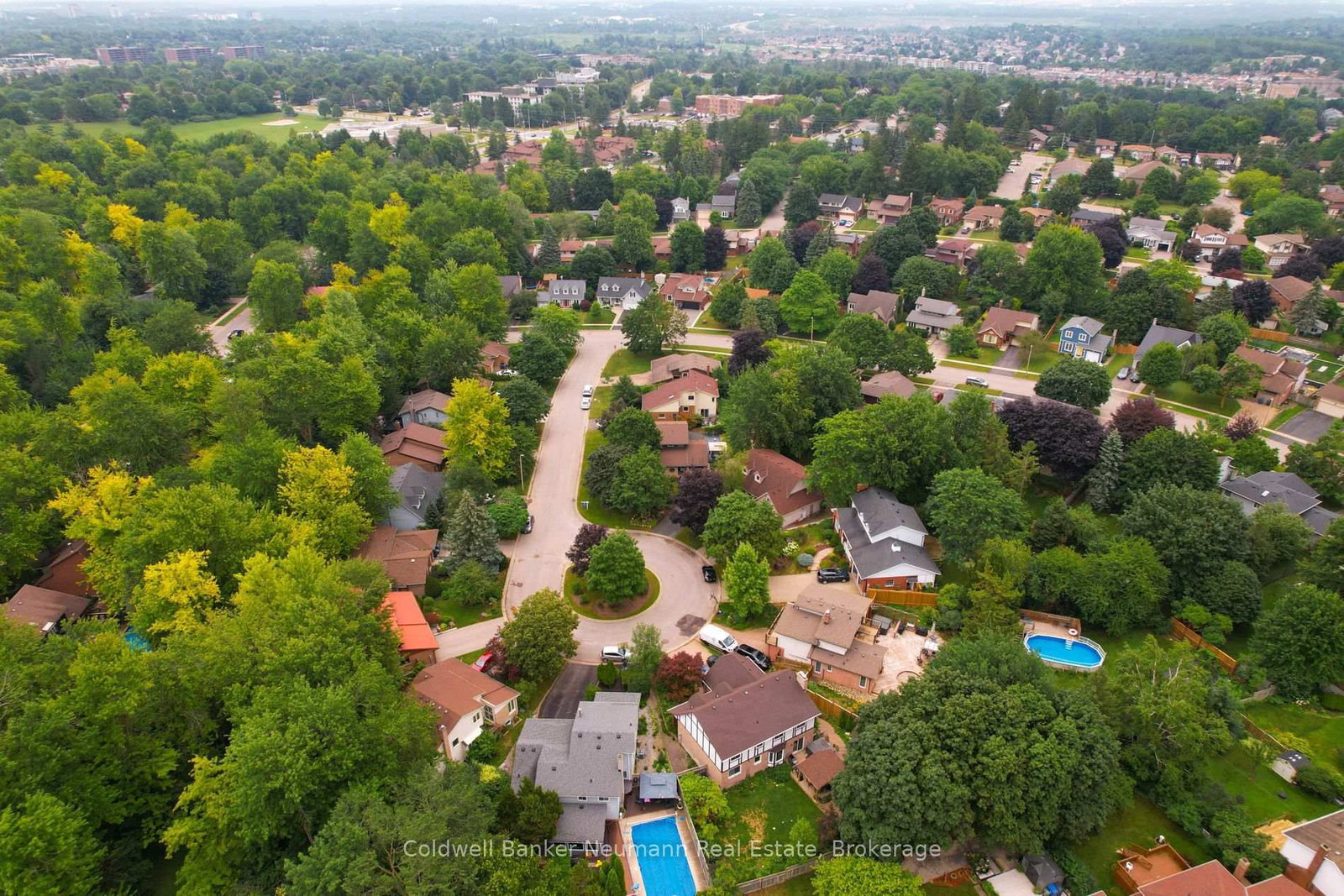 8 Pickwick Place • Guelph, ON photo 43