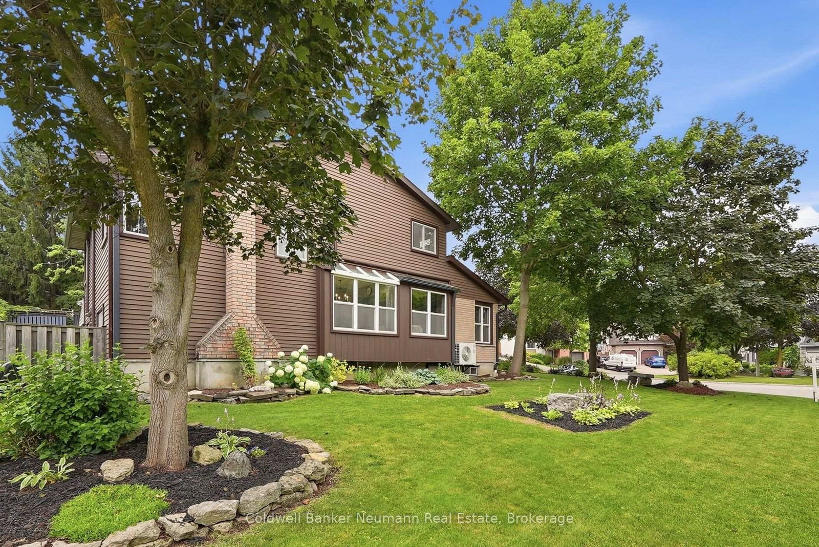 8 Pickwick Place • Guelph, ON photo 45