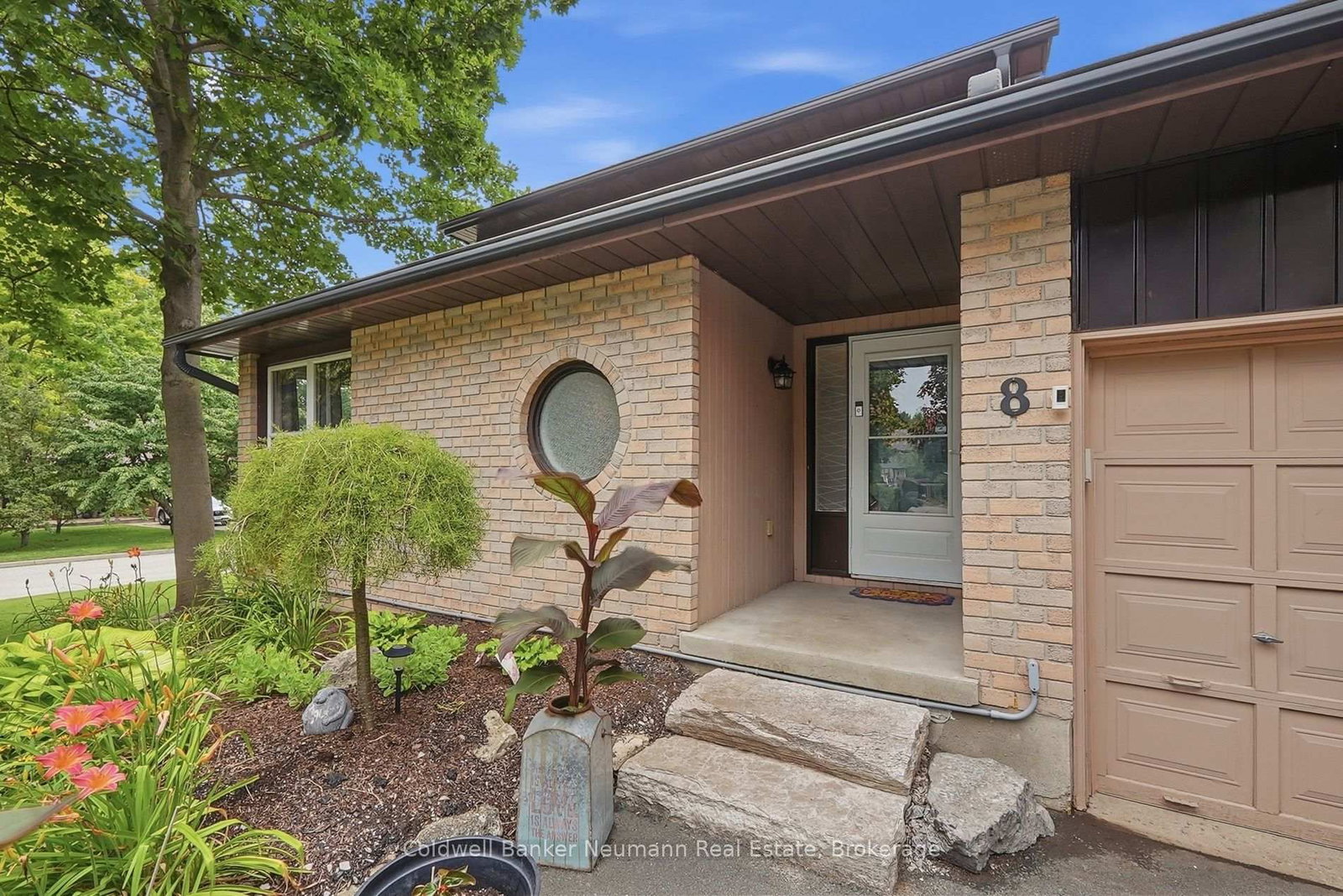 8 Pickwick Place • Guelph, ON photo 46