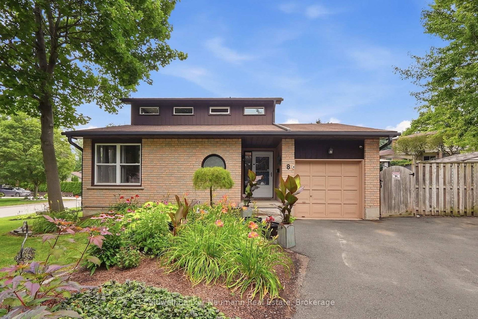 8 Pickwick Place • Guelph, ON photo 47