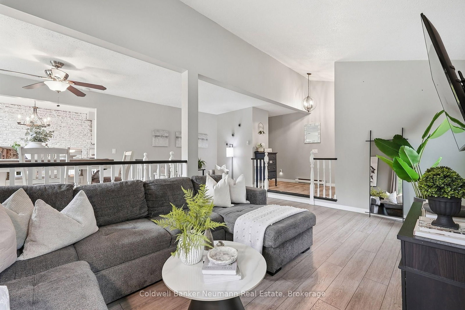 8 Pickwick Place • Guelph, ON photo 5