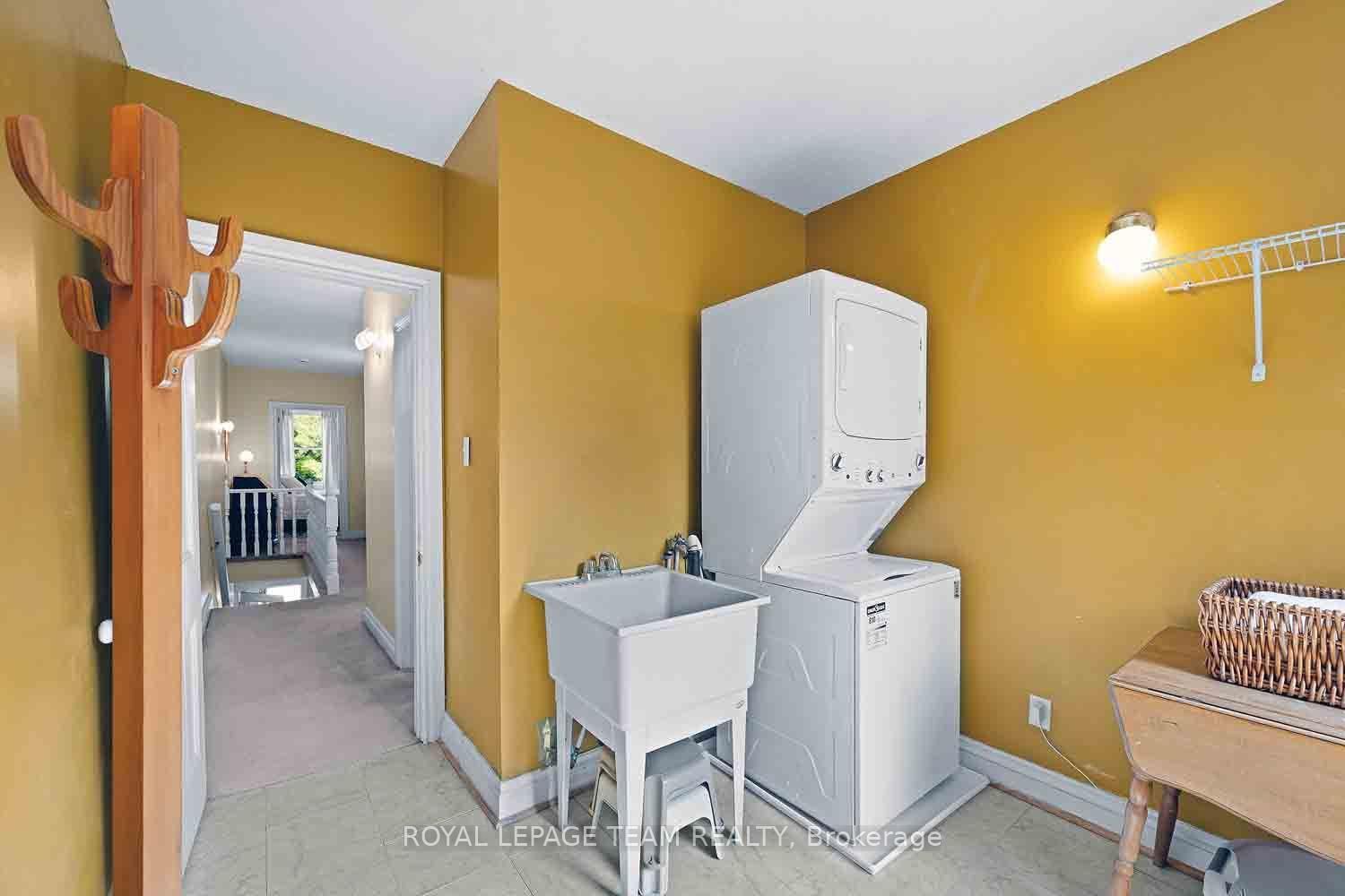 236 Cathcart Street • Ottawa, ON photo 37