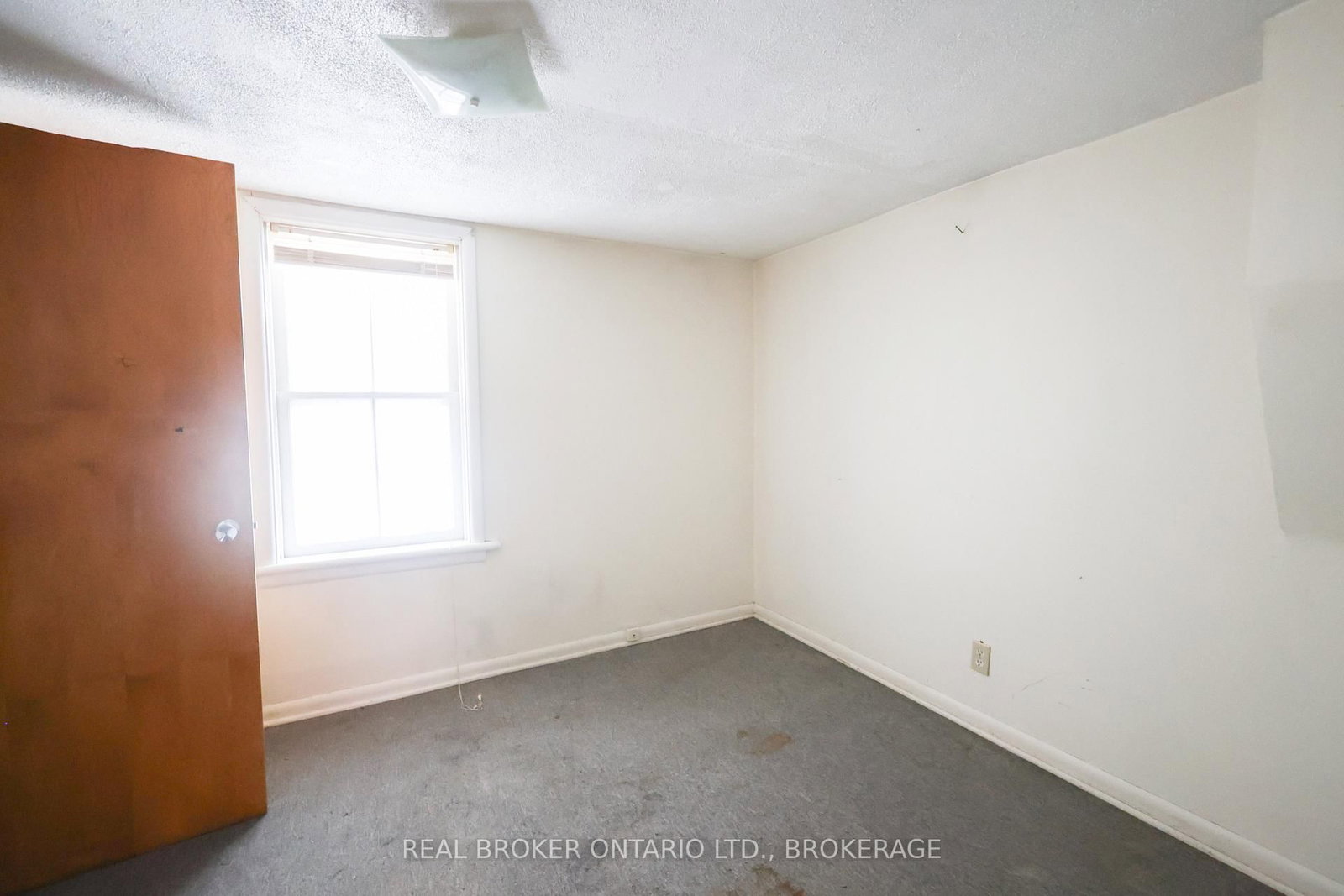 407 Montreal Road • Cornwall, ON photo 10