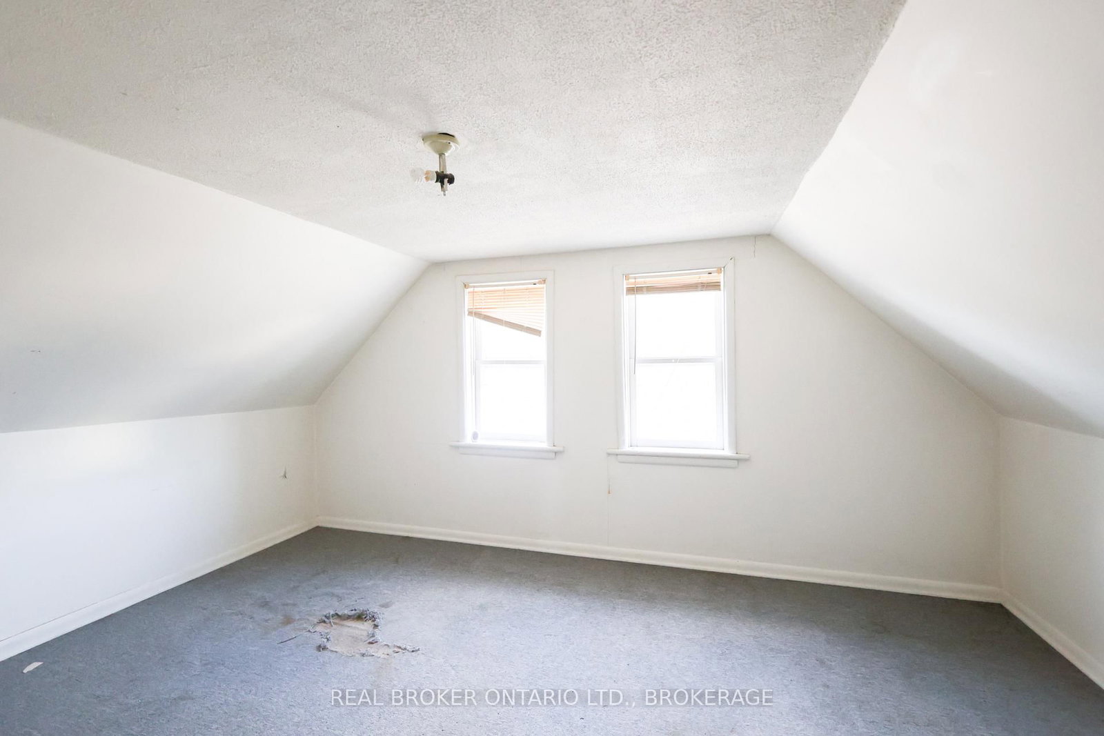 407 Montreal Road • Cornwall, ON photo 13
