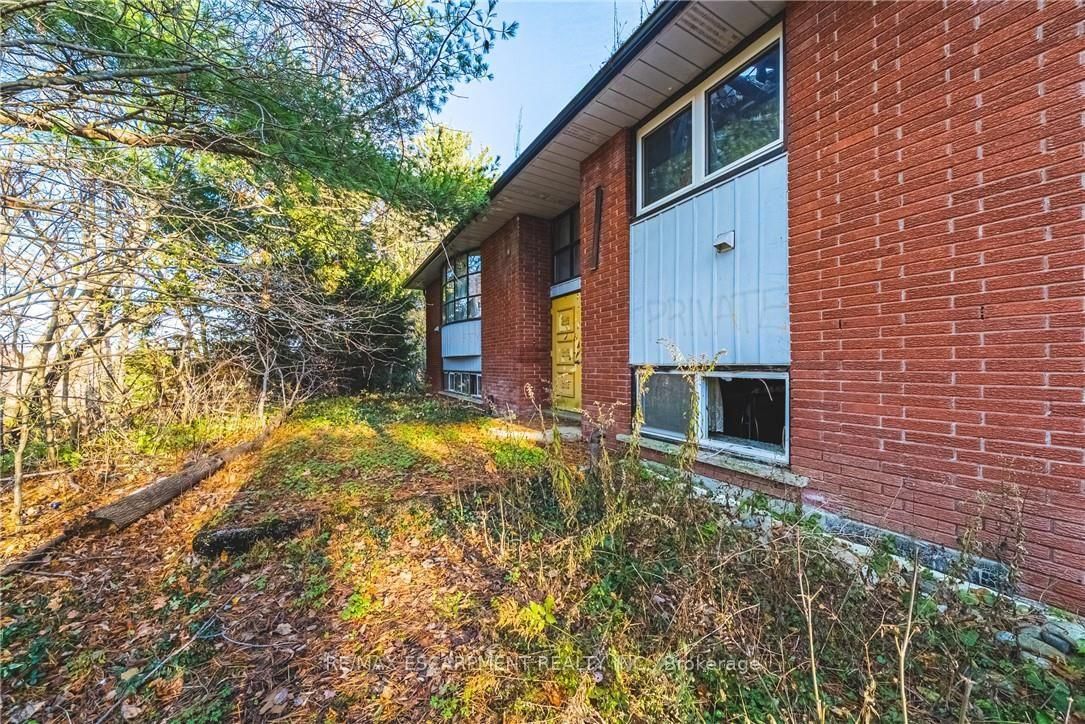 1296 Mineral Springs Road • Hamilton, ON photo 10